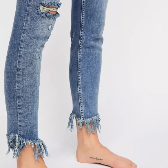 Free People Great Heights Frayed Distressed Fringe Hem Jeans Womens Size 30 - Picture 3 of 8